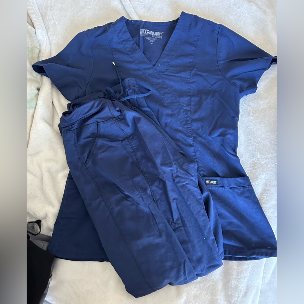 Navy grays anatomy size medium scrub top and bottom